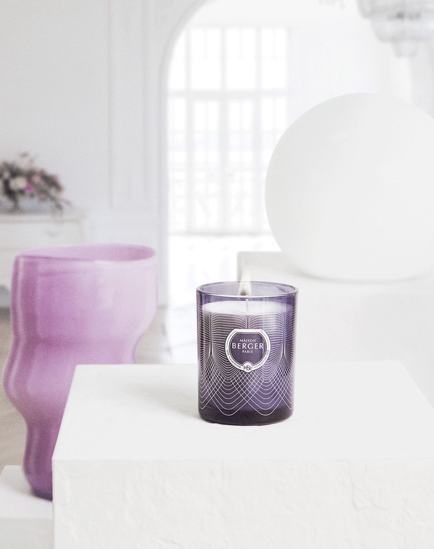 Underneath the Magnolias Midnight Blue Molecule Scented Candle